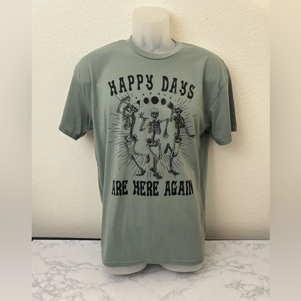 Social Scene western boot motif Women's Green T-Shirt Size S Happy Days NWOT​